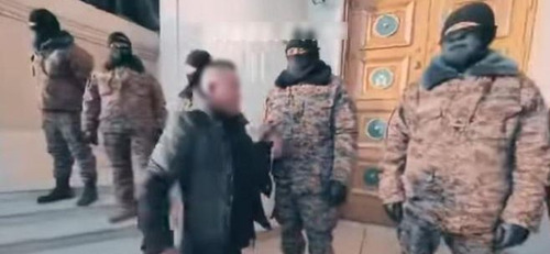 Иргэн М нь жагсаал цуглааны үед алба хаагчдын биед халдаж танхайрсан хэрэгт 10 хоногоор баривчлах шийтгэл оногдуулсан
